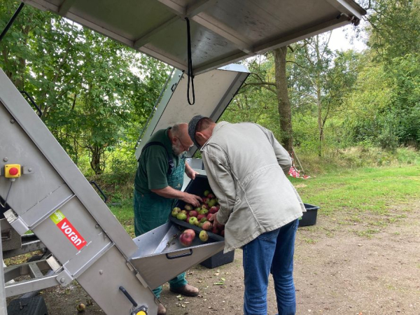 Klanten helpen ook een handje mee