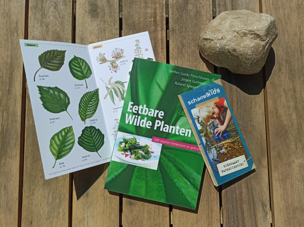 Neem een boek en zoekkaarten mee