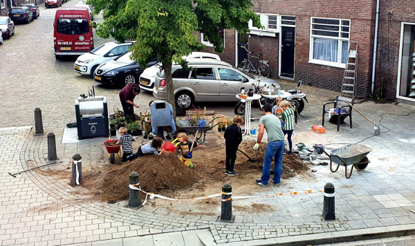 Buurt aan de slag in adoptietuin